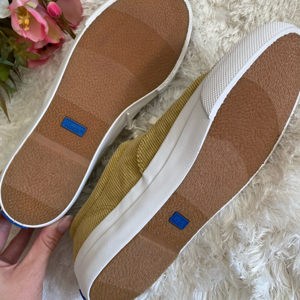 ✨LAST ONE✨KEDS Mustard Yellow Sneakers - Picture 2 of 10